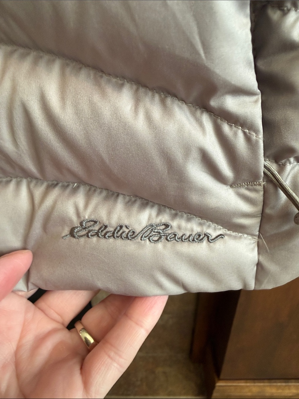 Eddie Bauer down filled puffer vest full zip light tan taupe neutral color XXL - Picture 5 of 8